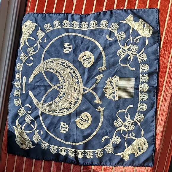 Hermes Accessories - HERMÈS Vintage Scarve